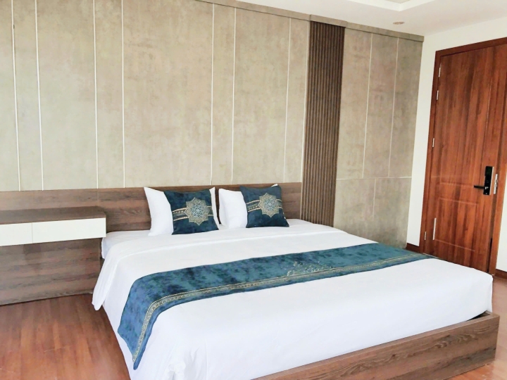 Bộ chăn ga khách sạn hiện đại, tối giản